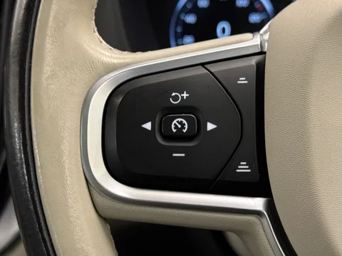 ND70OUO Volvo XC60 2.0 B5P [250] Momentum 5dr AWD Geartronic Thumbnail #23