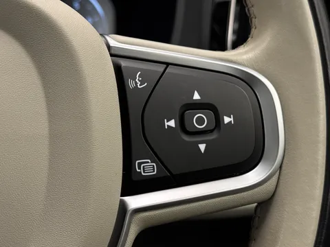 ND70OUO Volvo XC60 2.0 B5P [250] Momentum 5dr AWD Geartronic Thumbnail #24