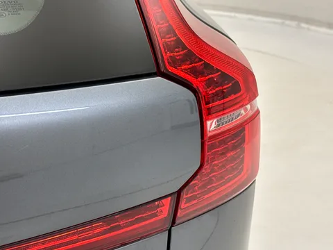 ND70OUO Volvo XC60 2.0 B5P [250] Momentum 5dr AWD Geartronic Thumbnail #35