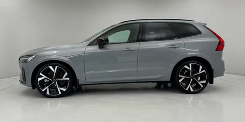 DP25PZT Volvo XC60 2.0 B5P Ultra Dark 5dr AWD Geartronic Thumbnail #3
