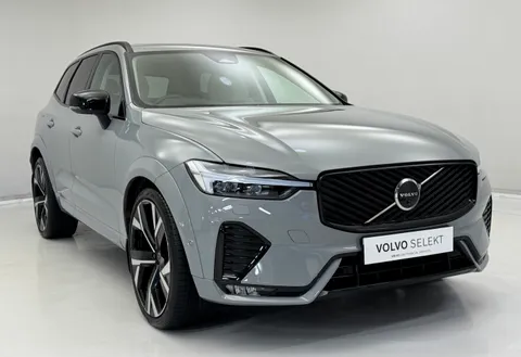 DP25PZT Volvo XC60 2.0 B5P Ultra Dark 5dr AWD Geartronic Thumbnail #1