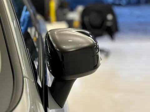 DP25PZT Volvo XC60 2.0 B5P Ultra Dark 5dr AWD Geartronic Thumbnail #36