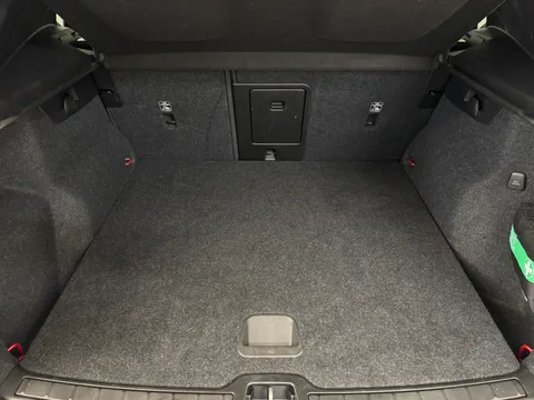 ND71KWW Volvo XC40 2.0 B5P R DESIGN Pro 5dr AWD Auto Thumbnail #25