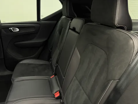 ND71KWW Volvo XC40 2.0 B5P R DESIGN Pro 5dr AWD Auto Thumbnail #11