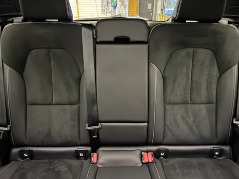 ND71KWW Volvo XC40 2.0 B5P R DESIGN Pro 5dr AWD Auto Thumbnail #16