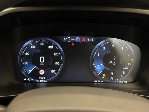 ND71KWW Volvo XC40 2.0 B5P R DESIGN Pro 5dr AWD Auto Thumbnail #31