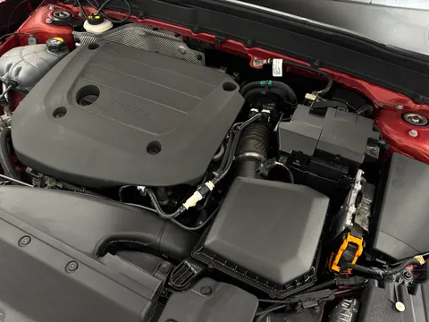 ND71KWW Volvo XC40 2.0 B5P R DESIGN Pro 5dr AWD Auto Thumbnail #32