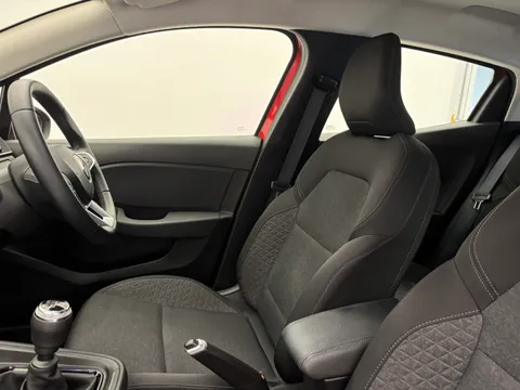 DV72WXZ Renault Clio 1.0 TCe 90 Evolution 5dr Thumbnail #13