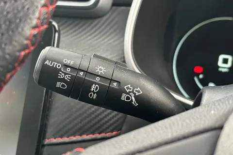 LG21OHD Mg Motor Uk Zs 1.5 VTi-TECH Exclusive 5dr Thumbnail #40