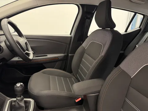 DY73OAL Dacia Sandero Stepway 1.0 TCe Journey 5dr Thumbnail #16