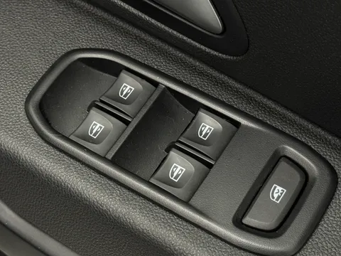 DN73RHX Dacia Duster 1.0 TCe 90 Expression 5dr Thumbnail #16