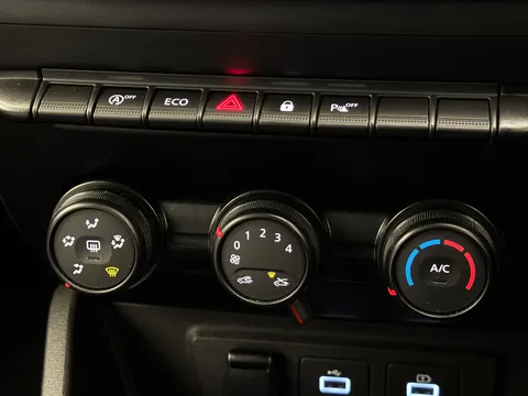 DN73RHX Dacia Duster 1.0 TCe 90 Expression 5dr Thumbnail #25