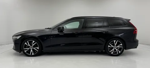 AO71KWK Volvo V60 2.0 B3P R DESIGN 5dr Auto Thumbnail #3