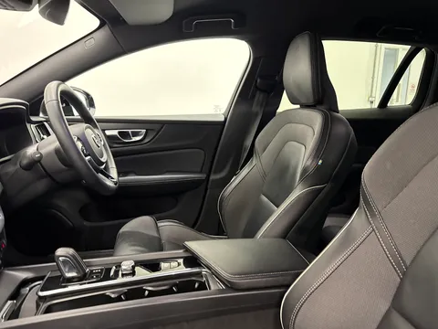 AO71KWK Volvo V60 2.0 B3P R DESIGN 5dr Auto Thumbnail #15