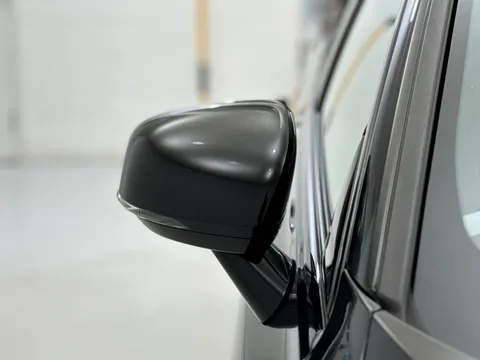 AO71KWK Volvo V60 2.0 B3P R DESIGN 5dr Auto Thumbnail #32