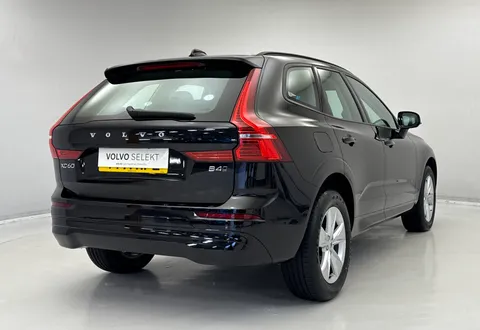 YY71MPE Volvo XC60 2.0 B4D Momentum 5dr AWD Geartronic Thumbnail #7