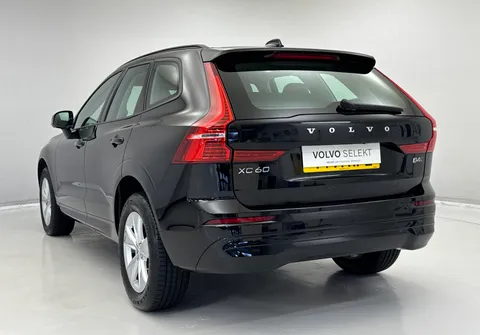 YY71MPE Volvo XC60 2.0 B4D Momentum 5dr AWD Geartronic Thumbnail #9