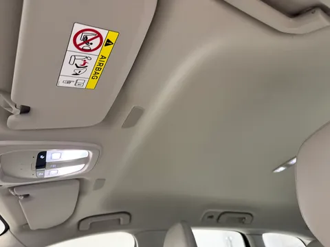 YY71MPE Volvo XC60 2.0 B4D Momentum 5dr AWD Geartronic Thumbnail #14