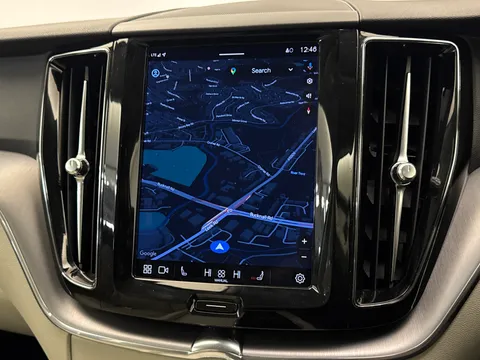 YY71MPE Volvo XC60 2.0 B4D Momentum 5dr AWD Geartronic Thumbnail #23