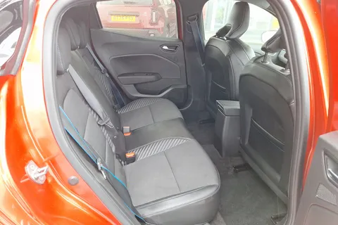 BD74RVR Renault Clio 1.6 E-TECH full hybrid 145 Esprit Alpine 5dr Auto Thumbnail #32