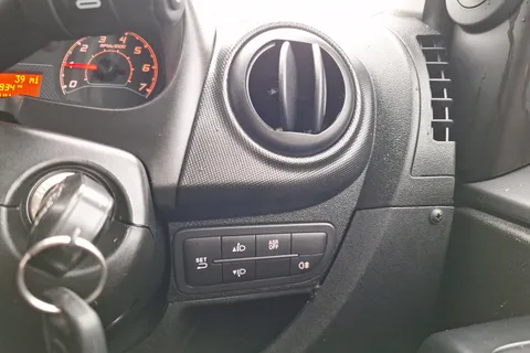 YR71NVP Fiat Fiorino 1.3 16V Multijet Tecnico Crew Van Start Stop Thumbnail #39