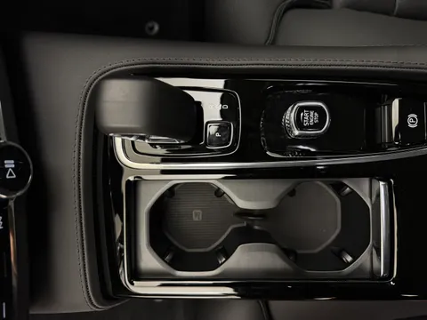 DN75ZTE Volvo V90 2.0 T6 [350] PHEV Plus Dark 5dr AWD Auto Thumbnail #18