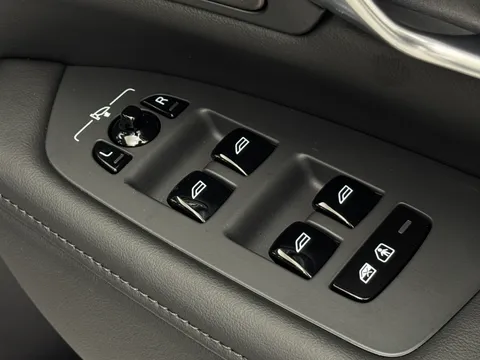 DN75ZTE Volvo V90 2.0 T6 [350] PHEV Plus Dark 5dr AWD Auto Thumbnail #21