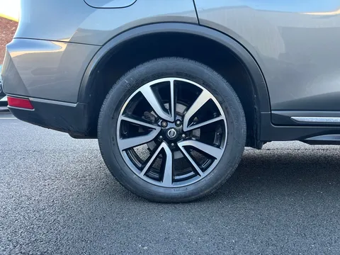 DY69AYO Nissan X-Trail 1.7 dCi Tekna 5dr CVT [7 Seat] Thumbnail #9