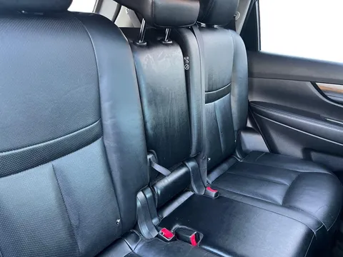 DY69AYO Nissan X-Trail 1.7 dCi Tekna 5dr CVT [7 Seat] Thumbnail #16