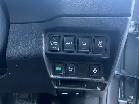 DY69AYO Nissan X-Trail 1.7 dCi Tekna 5dr CVT [7 Seat] Thumbnail #25