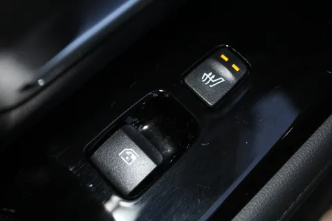 DG72MVN Hyundai Tucson 1.6 TGDi Ultimate 5dr 2WD Thumbnail #16