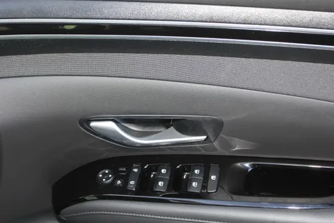 DG72MVN Hyundai Tucson 1.6 TGDi Ultimate 5dr 2WD Thumbnail #20