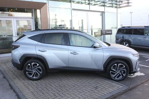 DU24AWR Hyundai Tucson 1.6T Hybrid Ultimate 5dr Auto Thumbnail #5