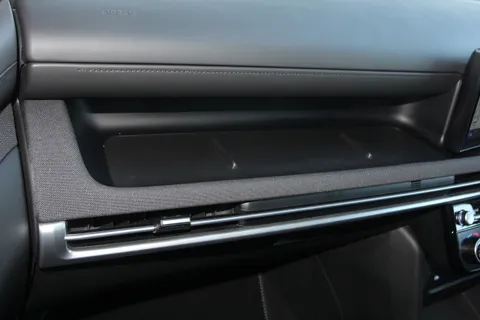 DU24AWR Hyundai Tucson 1.6T Hybrid Ultimate 5dr Auto Thumbnail #13