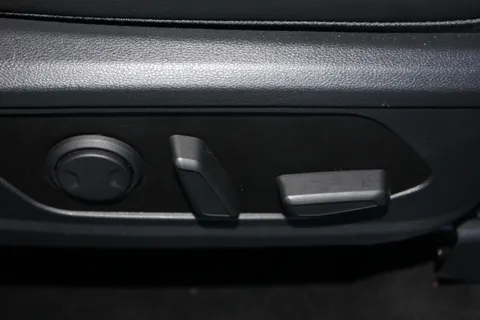 DU24AWR Hyundai Tucson 1.6T Hybrid Ultimate 5dr Auto Thumbnail #23