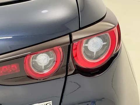 DY74GUH Mazda Mazda3 2.0 e-Skyactiv G MHEV Exclusive-Line 5dr Thumbnail #38