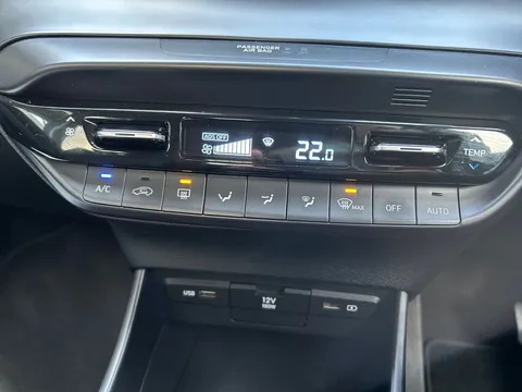 RO72UPA Hyundai i20 1.0T GDi 48V MHD Premium 5dr DCT Thumbnail #16