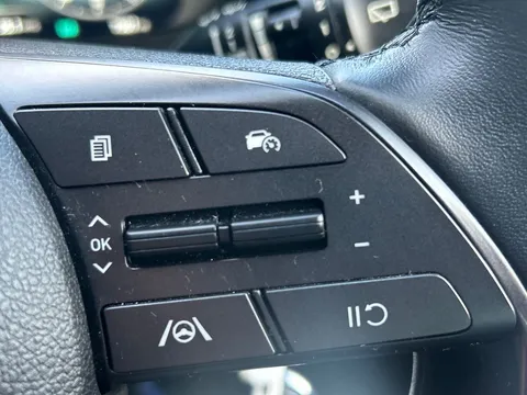 RO72UPA Hyundai i20 1.0T GDi 48V MHD Premium 5dr DCT Thumbnail #20