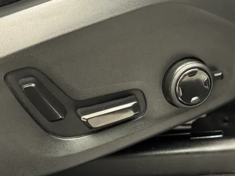 KX72HYA Volvo XC90 2.0 B5D [235] Plus Dark 5dr AWD Geartronic Thumbnail #30