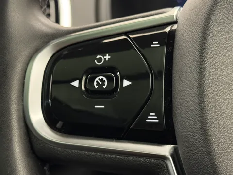 KX72HYA Volvo XC90 2.0 B5D [235] Plus Dark 5dr AWD Geartronic Thumbnail #33