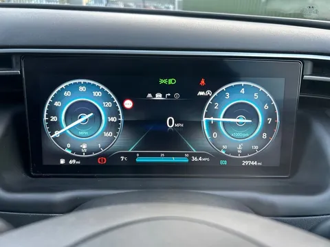 MT24FPZ Hyundai Tucson 1.6 TGDi Premium 5dr 2WD Thumbnail #10