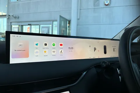 ML75HRD Mg Motor Uk Im6 553kW Launch Edition 100kWh 5dr AWD Auto Thumbnail #24