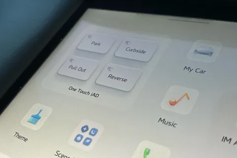 ML75HRD Mg Motor Uk Im6 553kW Launch Edition 100kWh 5dr AWD Auto Thumbnail #29