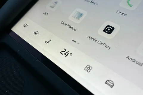 ML75HRD Mg Motor Uk Im6 553kW Launch Edition 100kWh 5dr AWD Auto Thumbnail #30