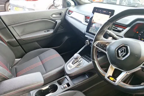 EY22XMG Renault Captur 1.3 TCE 140 R.S. Line 5dr EDC Thumbnail #13