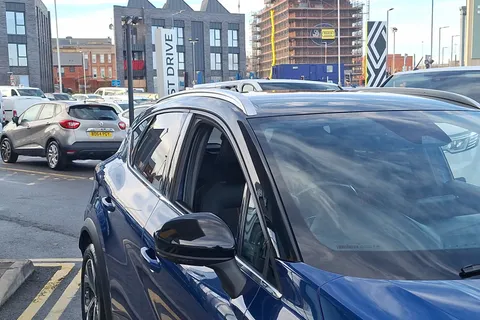 EY22XMG Renault Captur 1.3 TCE 140 R.S. Line 5dr EDC Thumbnail #25