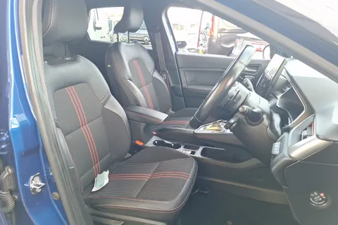 EY22XMG Renault Captur 1.3 TCE 140 R.S. Line 5dr EDC Thumbnail #30