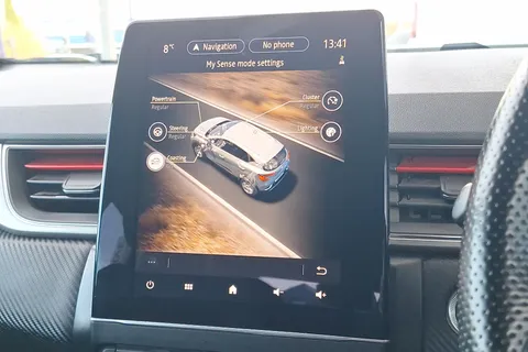 EY22XMG Renault Captur 1.3 TCE 140 R.S. Line 5dr EDC Thumbnail #32