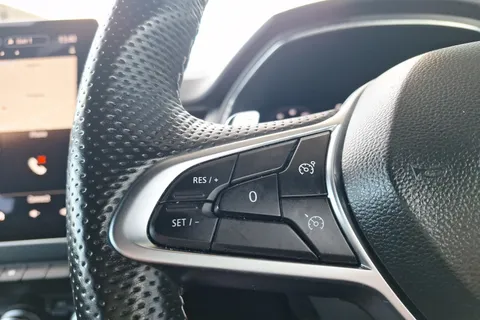 EY22XMG Renault Captur 1.3 TCE 140 R.S. Line 5dr EDC Thumbnail #40