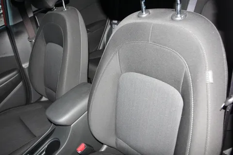 DE72ZLV Hyundai Kona 1.6 GDi Hybrid Premium 5dr DCT Thumbnail #9